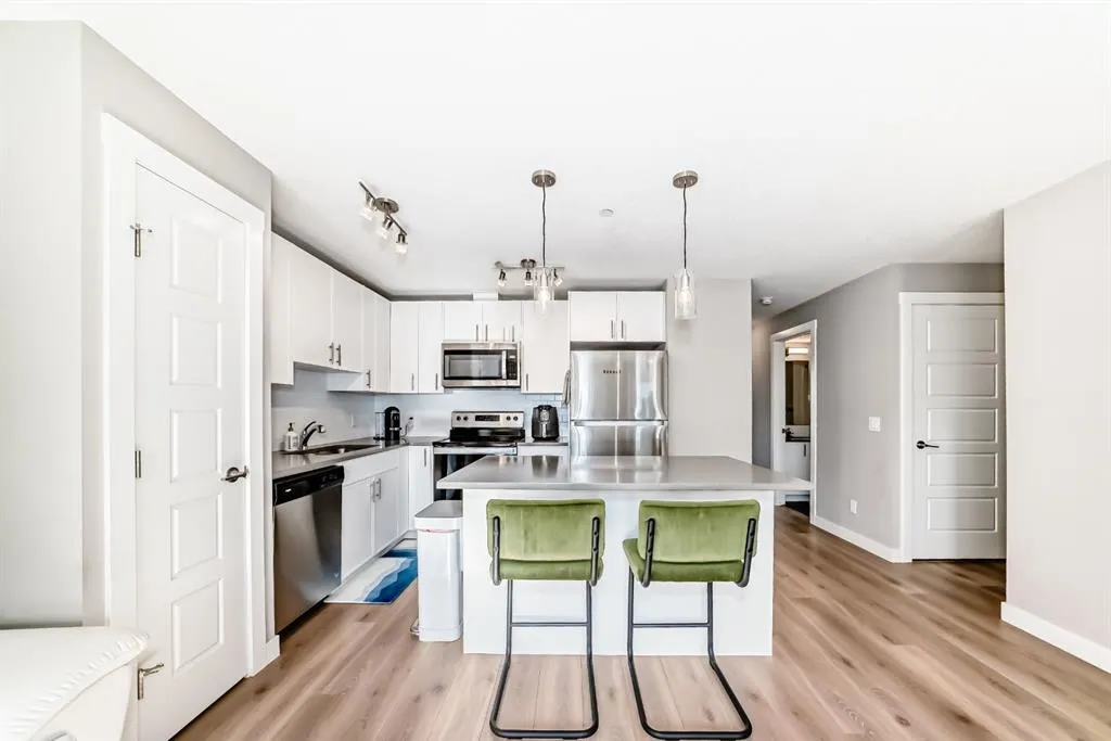 172 Livingston Common NE