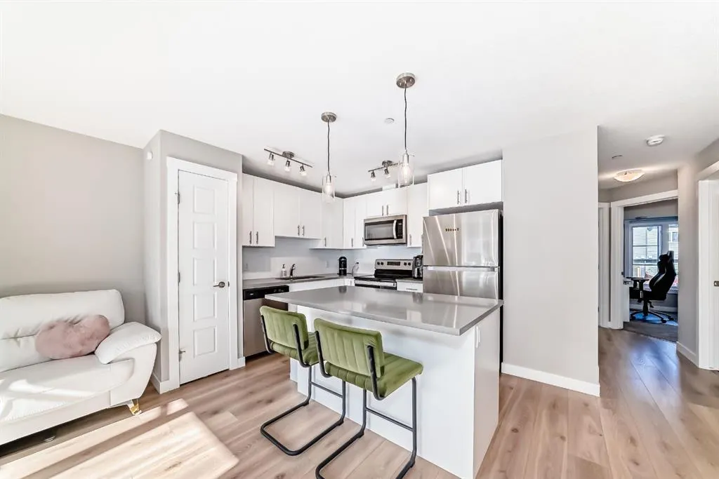 172 Livingston Common NE