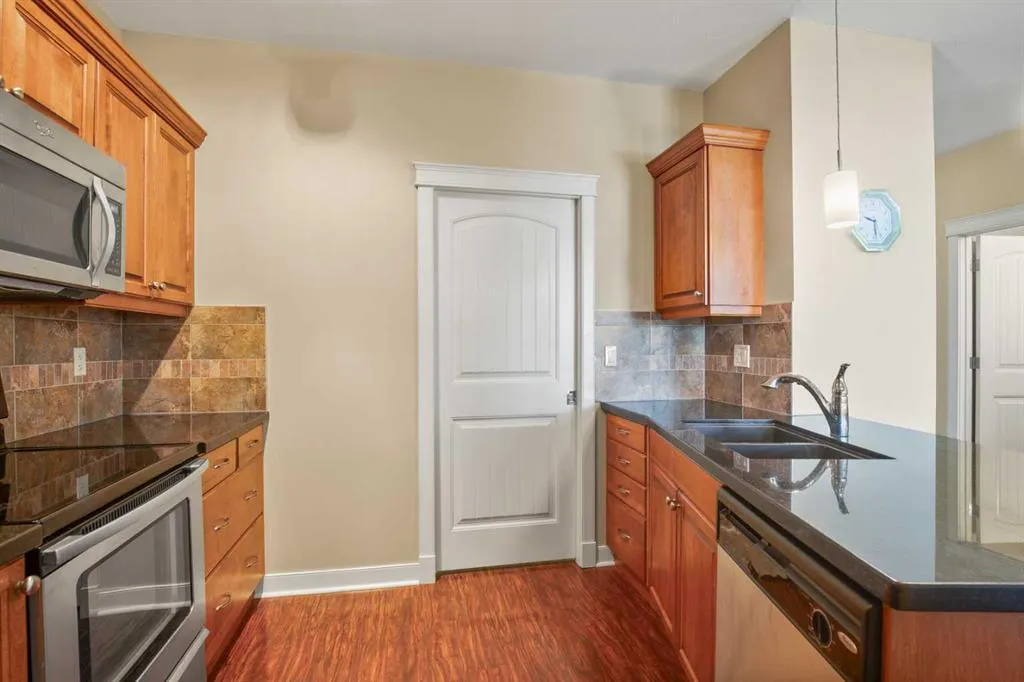 4707 50 Street, #405