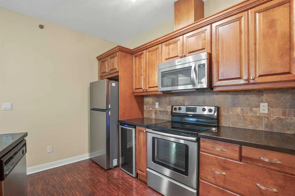 4707 50 Street, #405
