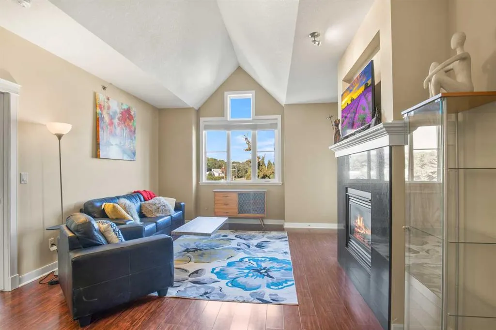 4707 50 Street, #405
