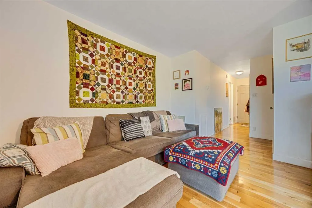 836 4 Avenue NW, #302