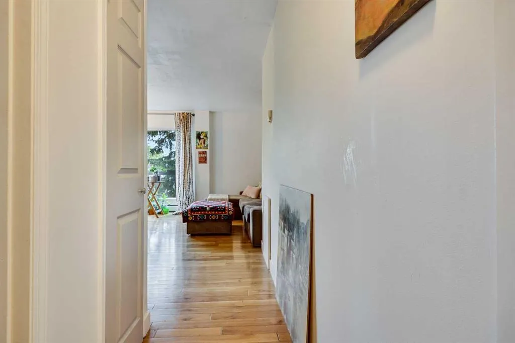 836 4 Avenue NW, #302