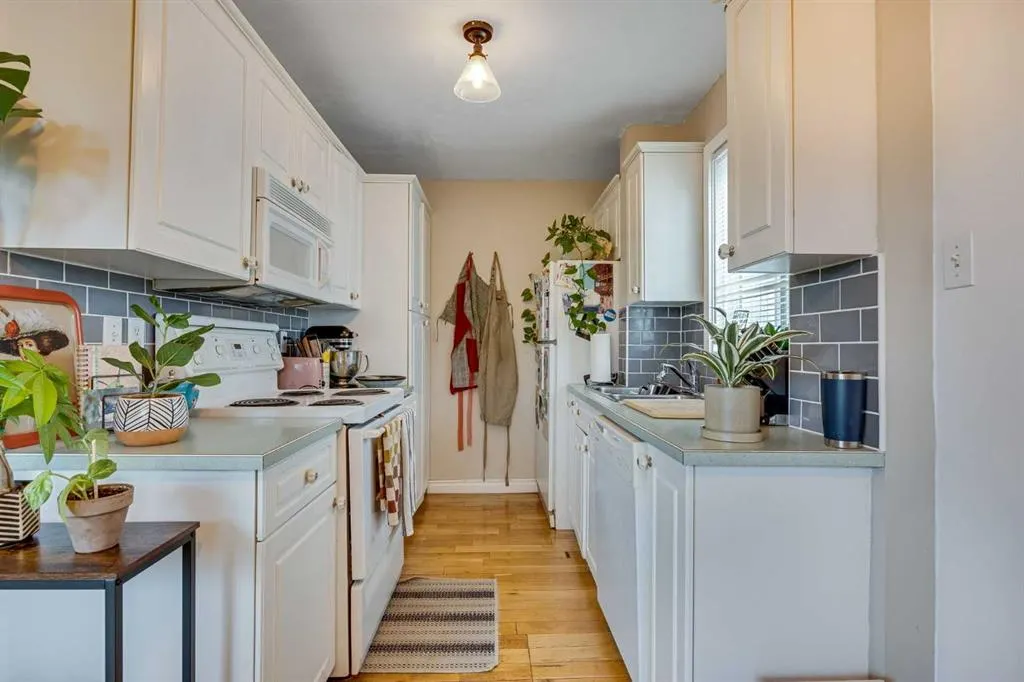 836 4 Avenue NW, #302
