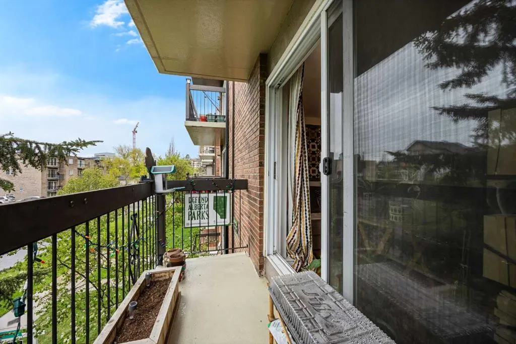 836 4 Avenue NW, #302