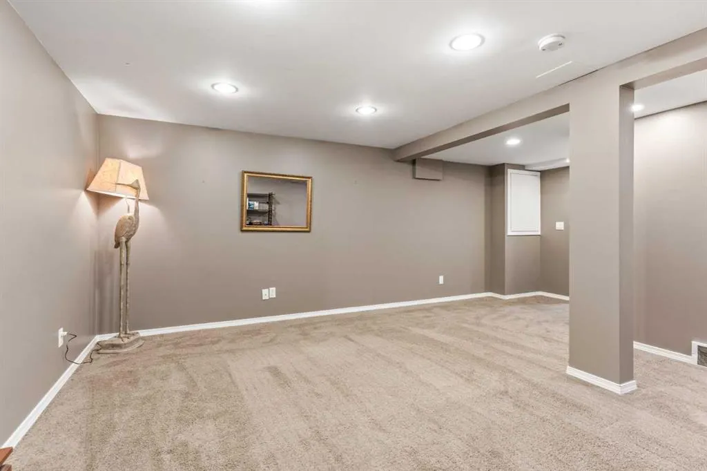 24 Millview Green SW