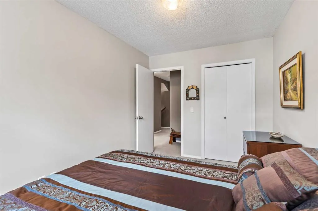 24 Millview Green SW