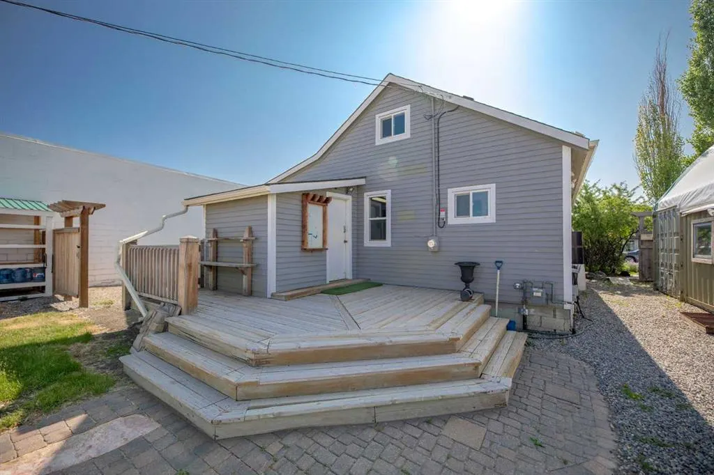 125 River Avenue