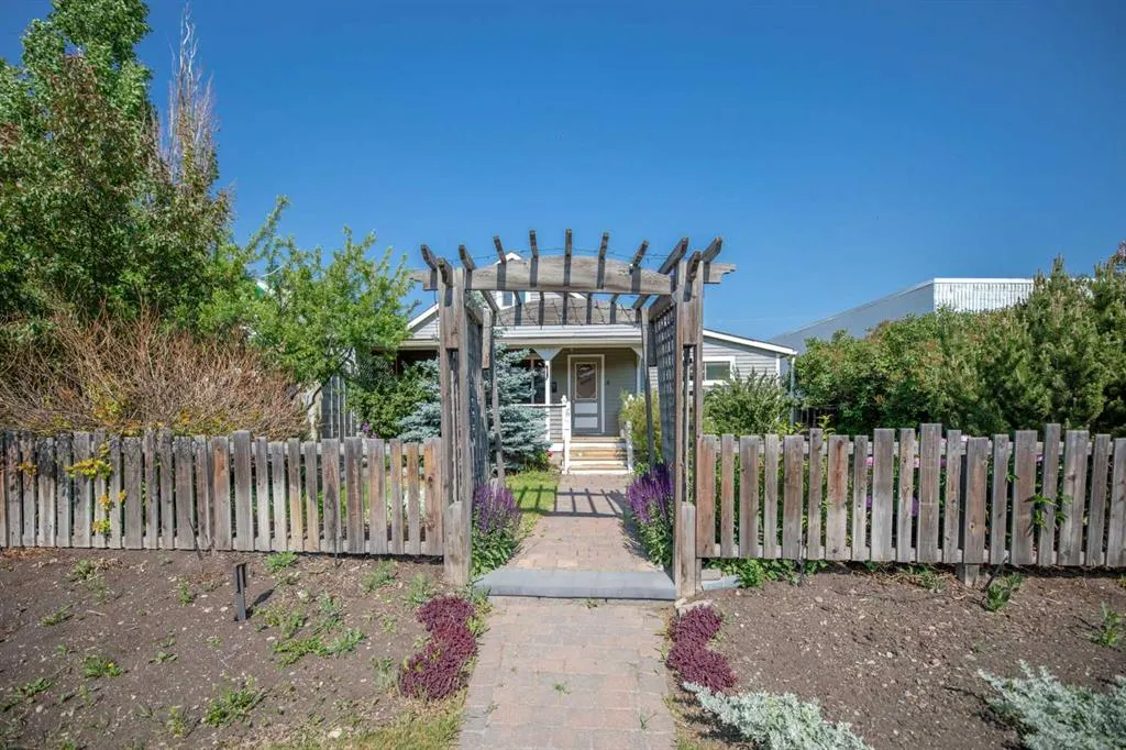 125 River Avenue