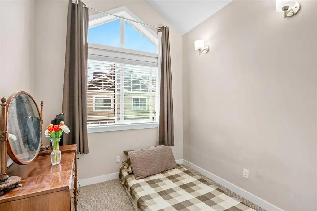 103 Skyview Ranch Gardens NE