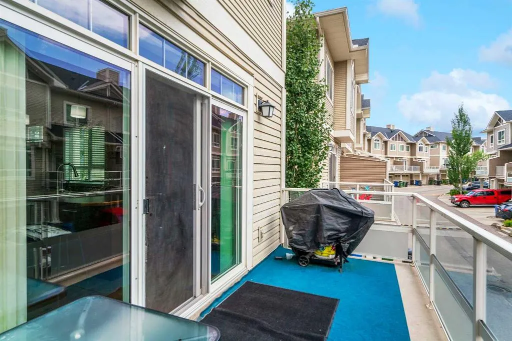 103 Skyview Ranch Gardens NE