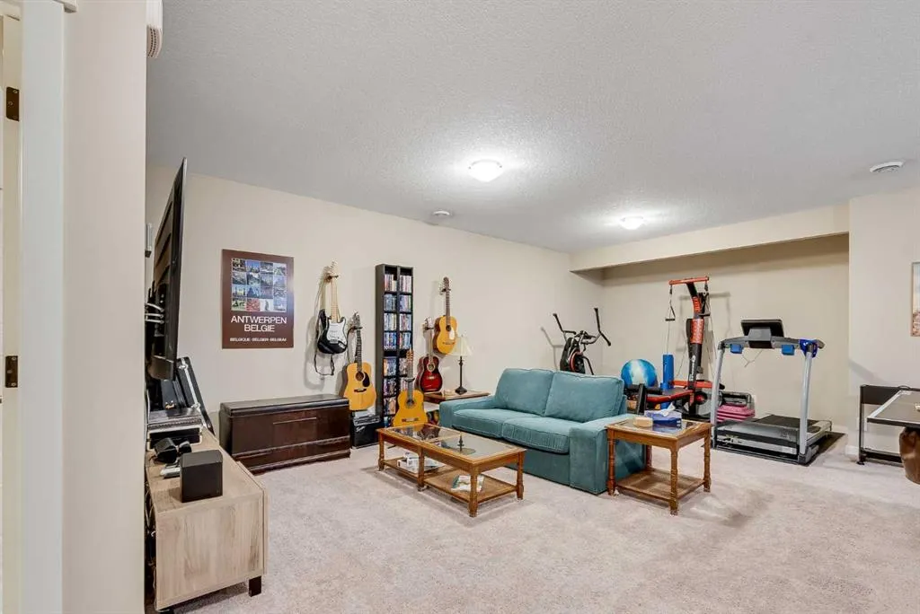 280 Nolancrest Heights NW