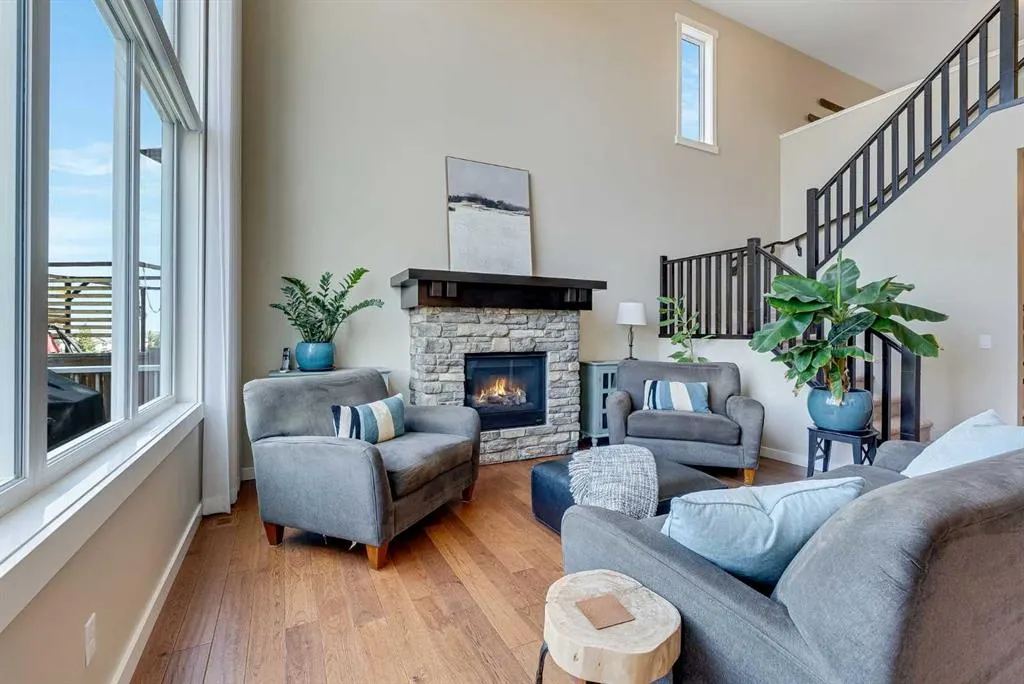 280 Nolancrest Heights NW