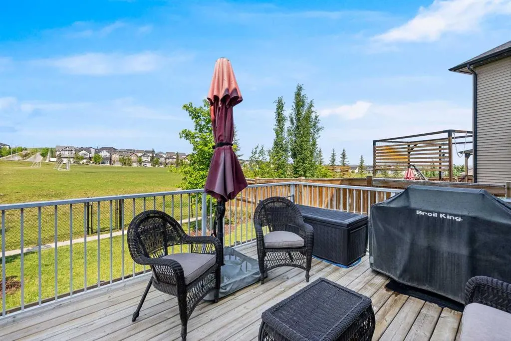 280 Nolancrest Heights NW