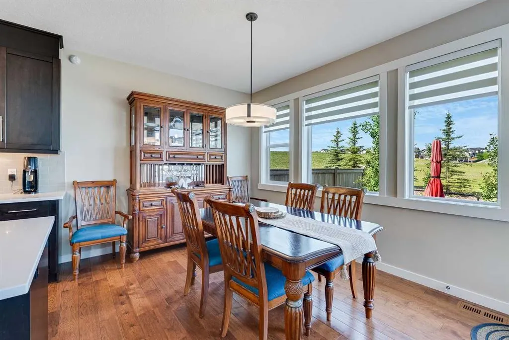 280 Nolancrest Heights NW
