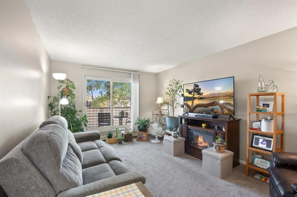 41 Bennett Street, #206