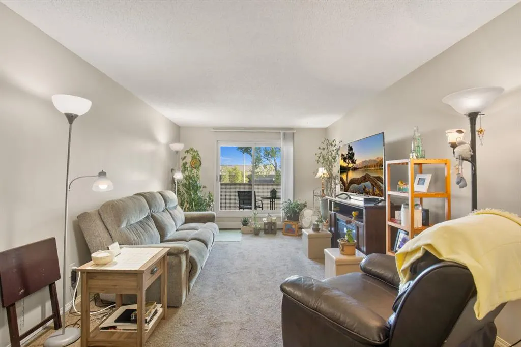 41 Bennett Street, #206