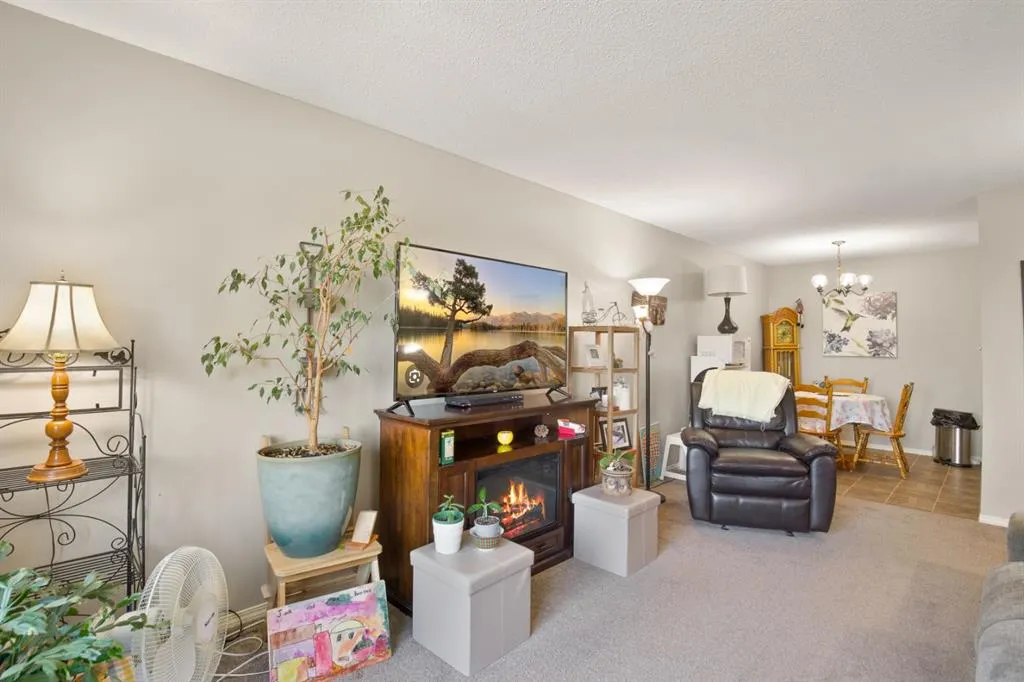 41 Bennett Street, #206