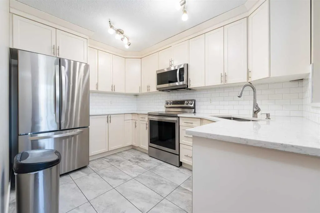 220 Bayside Point SW