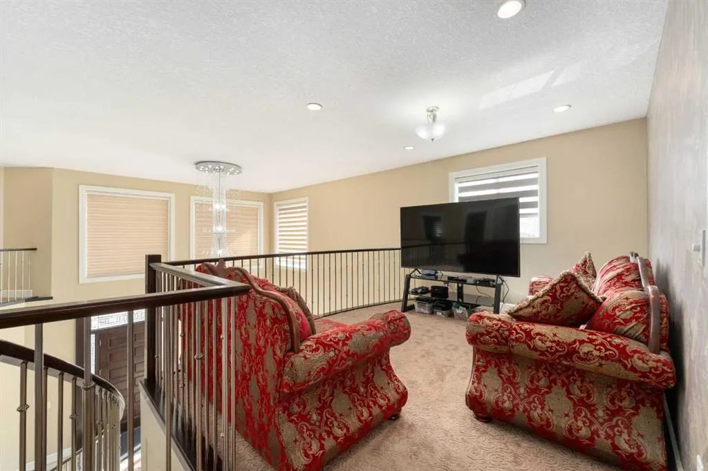150 Saddlelake Grove NE