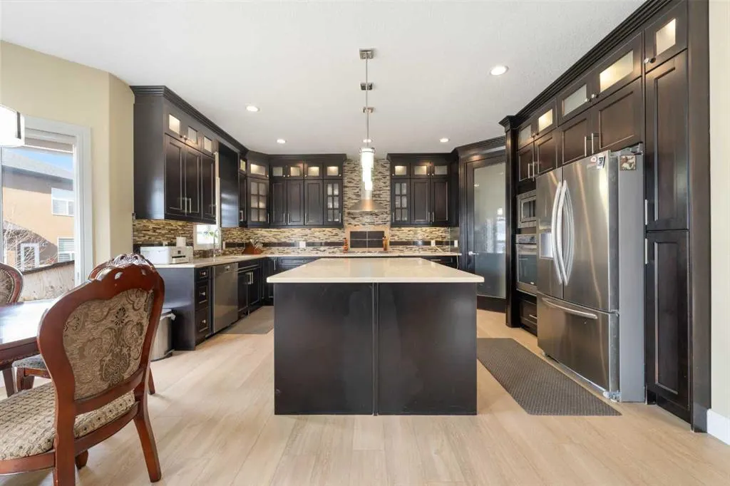 150 Saddlelake Grove NE