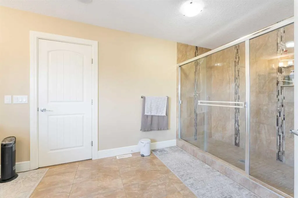 150 Saddlelake Grove NE