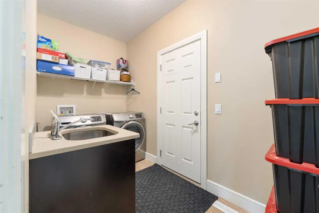 150 Saddlelake Grove NE