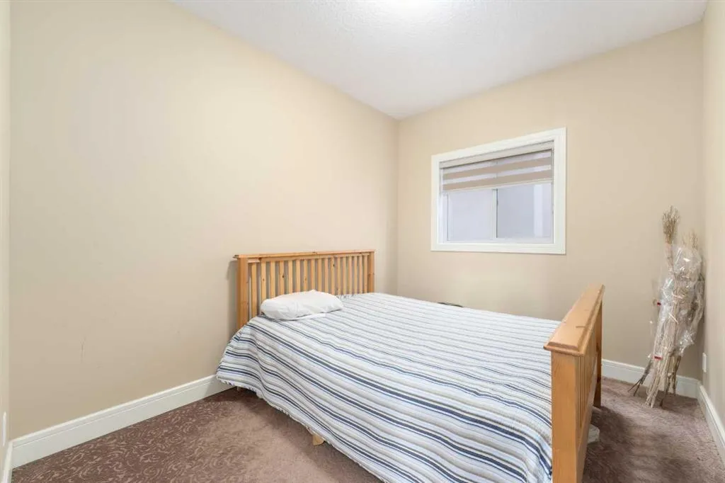 150 Saddlelake Grove NE