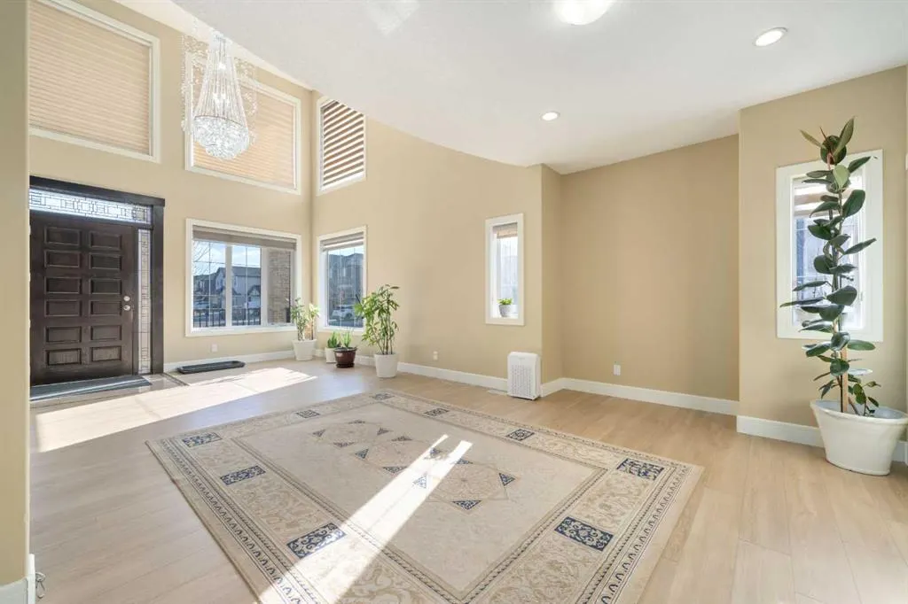 150 Saddlelake Grove NE