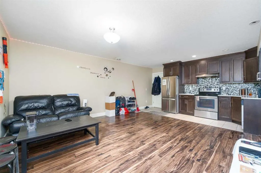 150 Saddlelake Grove NE