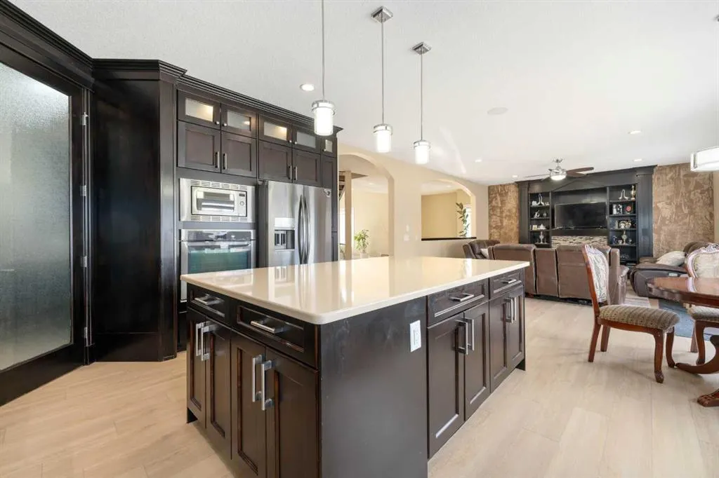 150 Saddlelake Grove NE