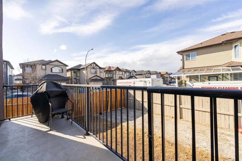 150 Saddlelake Grove NE
