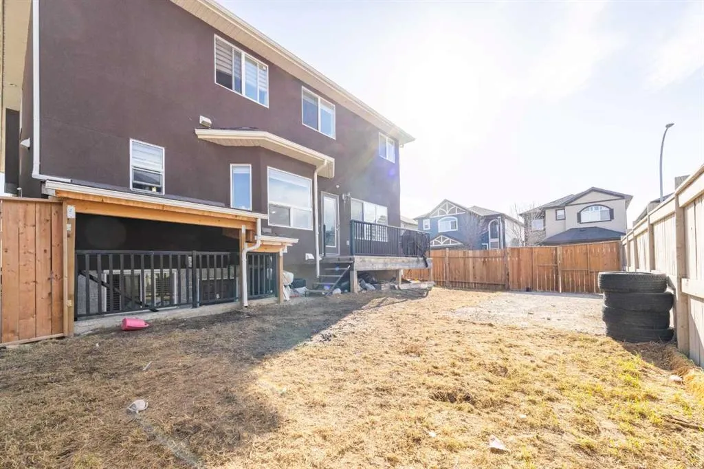 150 Saddlelake Grove NE