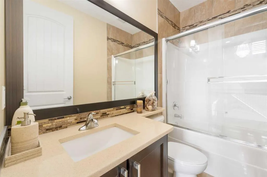 150 Saddlelake Grove NE