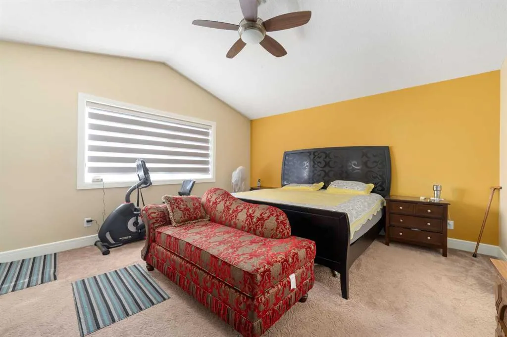 150 Saddlelake Grove NE
