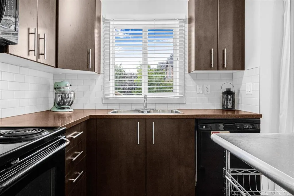 2445 Kingsland Road SE, #1006