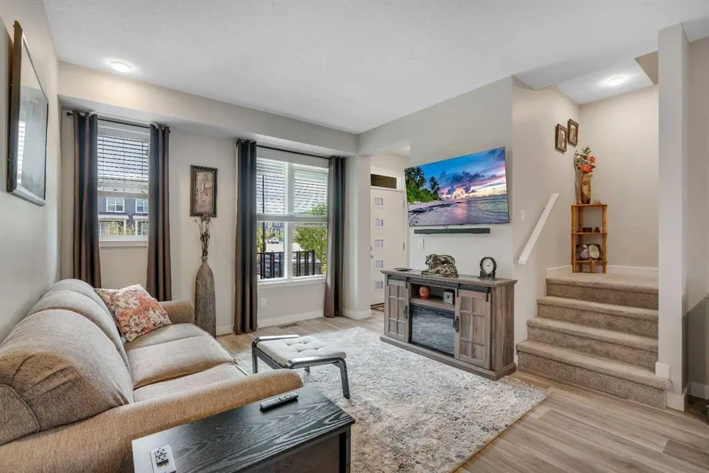 96 Carrington Boulevard NW