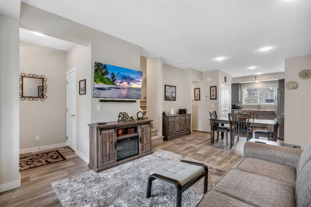 96 Carrington Boulevard NW