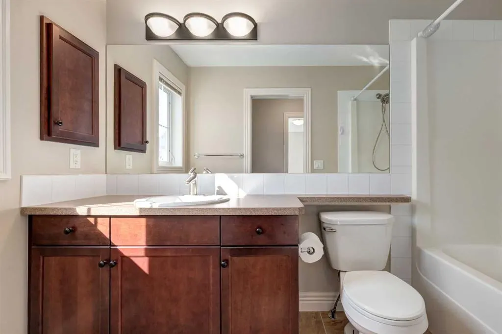 37 Royal Oak Plaza NW