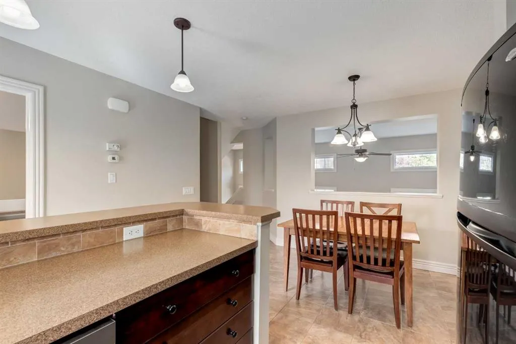 37 Royal Oak Plaza NW