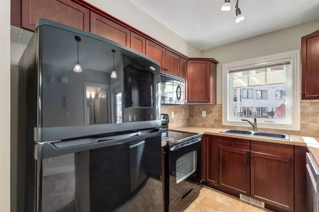 37 Royal Oak Plaza NW