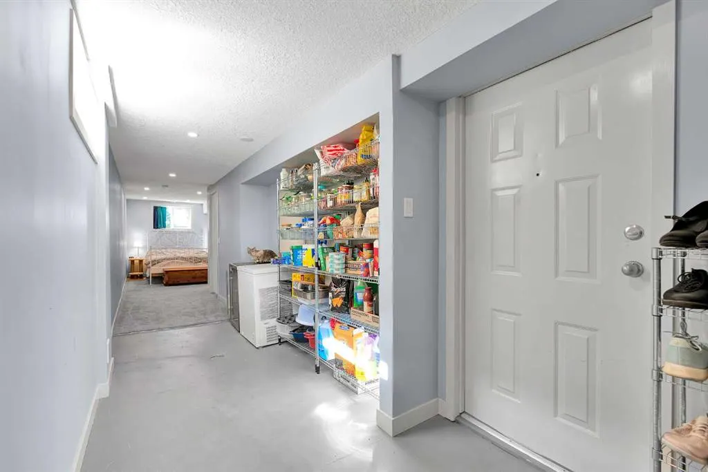 25 Silverdale Place NW