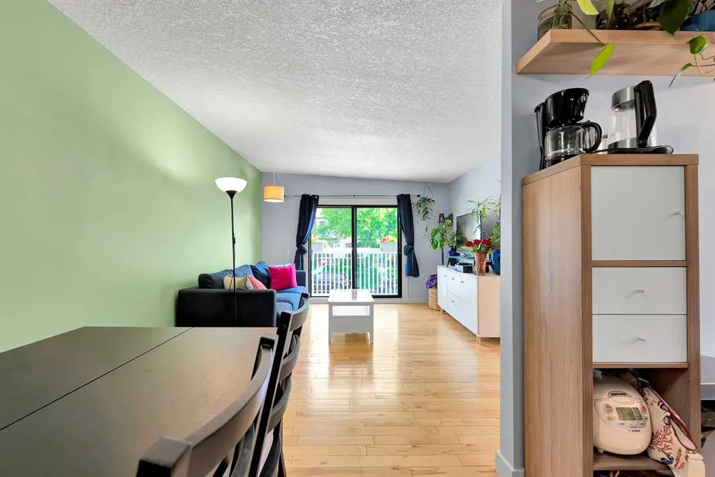 25 Silverdale Place NW