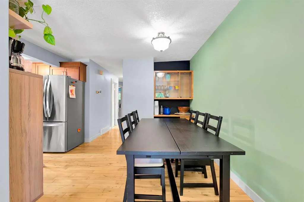 25 Silverdale Place NW