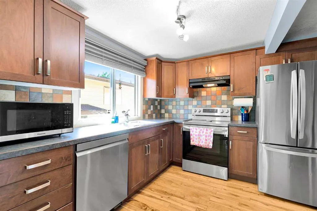 25 Silverdale Place NW