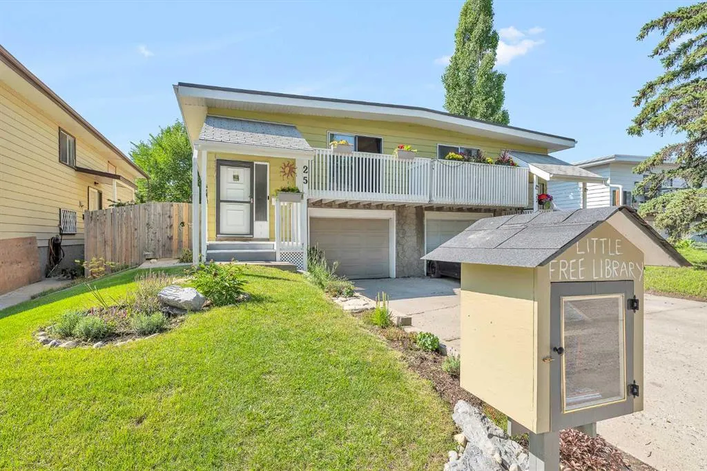 25 Silverdale Place NW