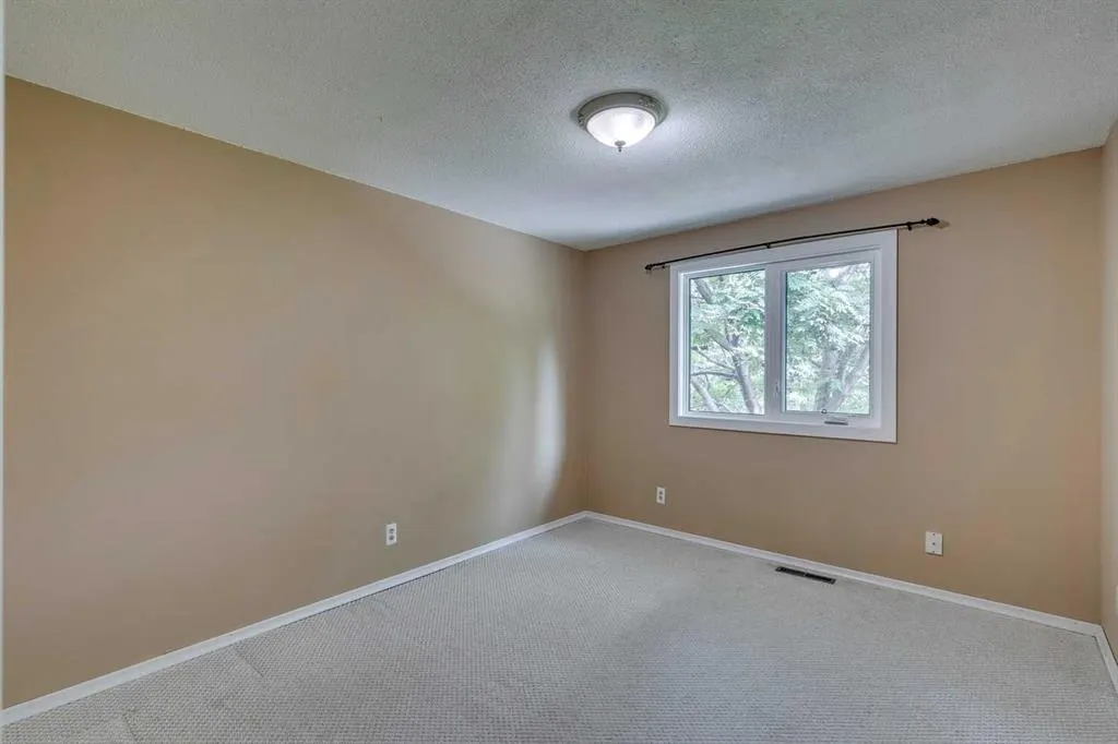 731 Willamette Drive SE