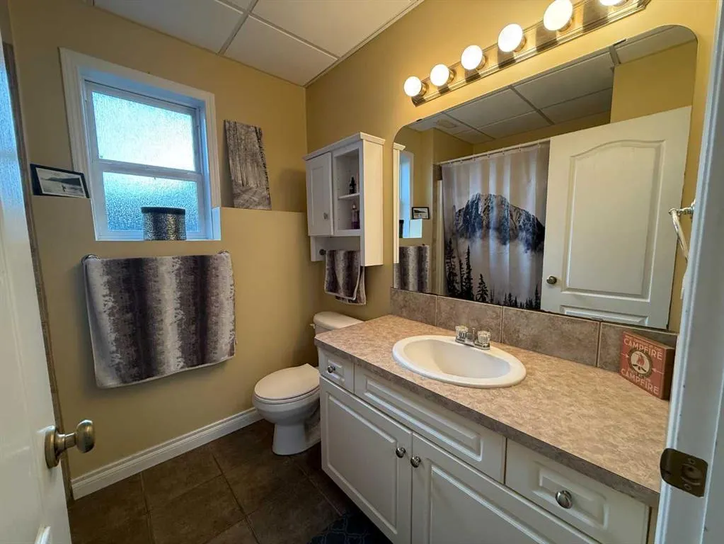 5011 55 Ave, ##2