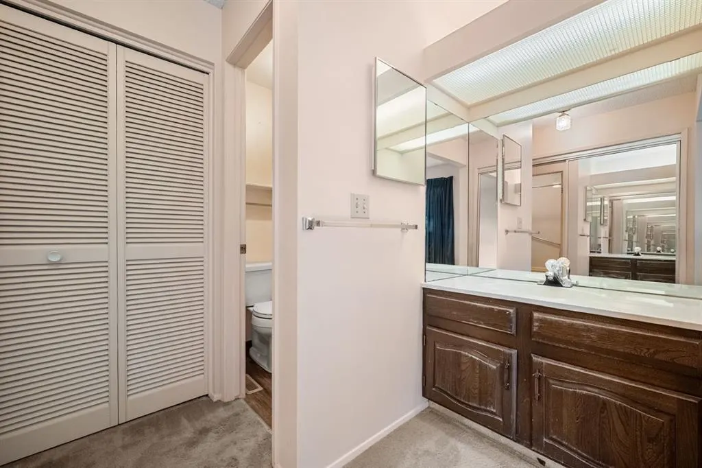 409 Lake Simcoe Crescent SE