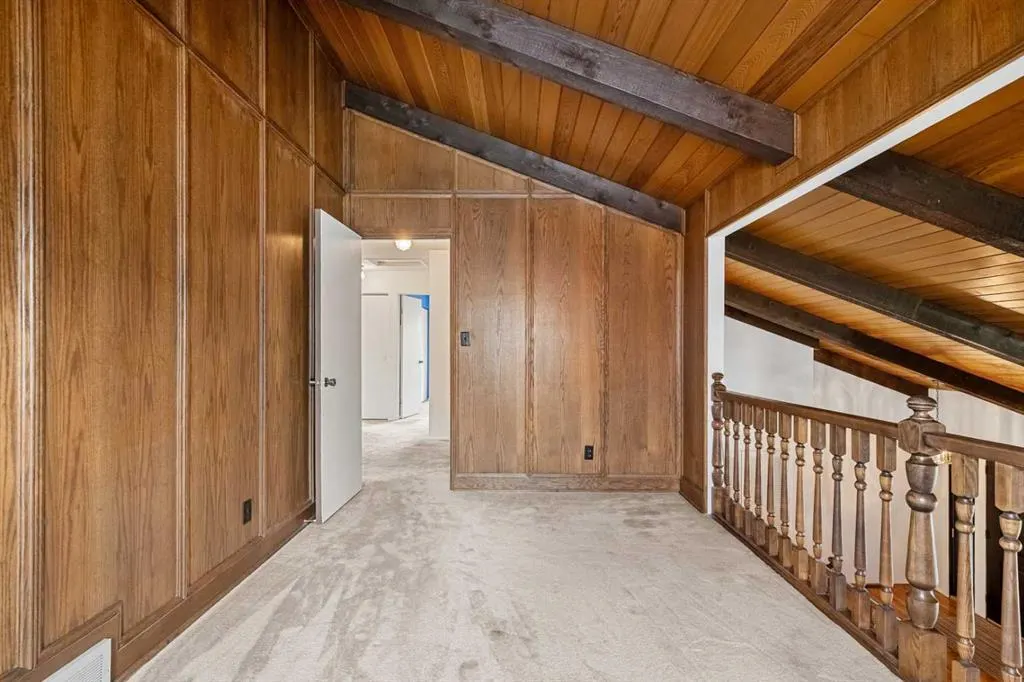 409 Lake Simcoe Crescent SE